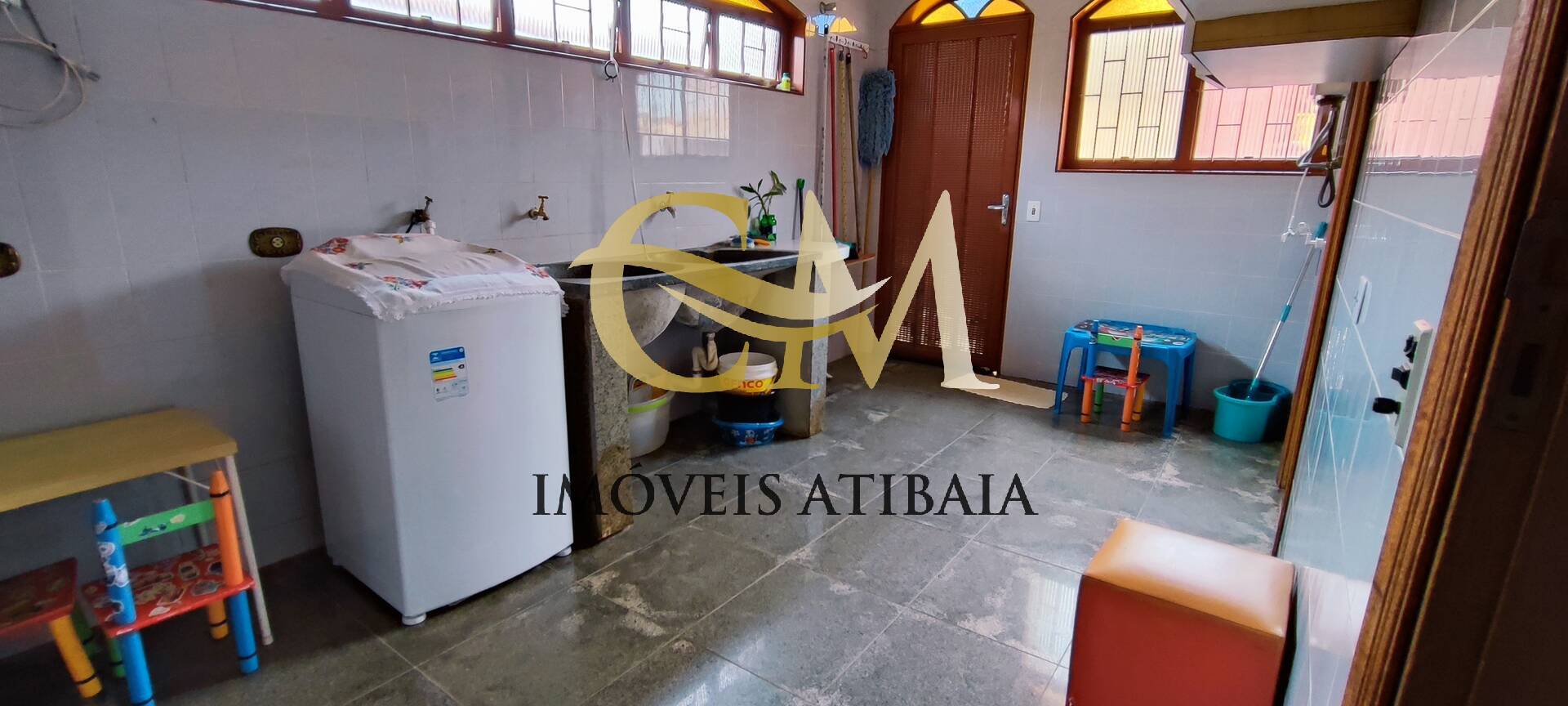 Casa para alugar com 5 quartos, 300m² - Foto 43