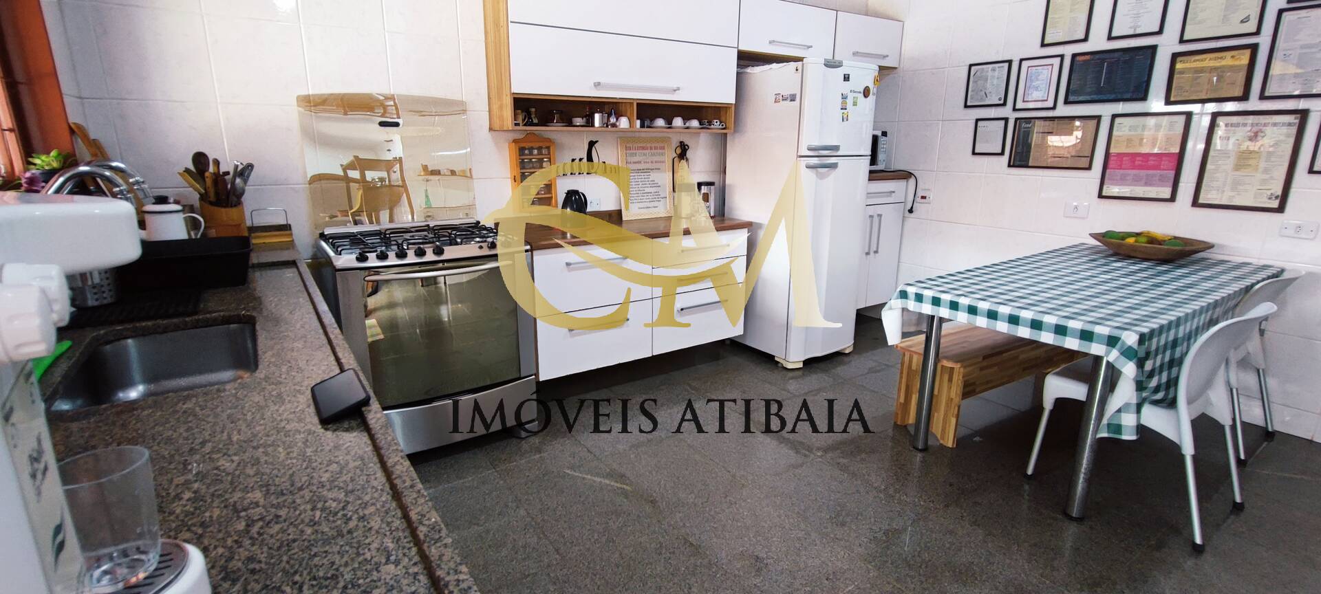 Casa para alugar com 5 quartos, 300m² - Foto 45