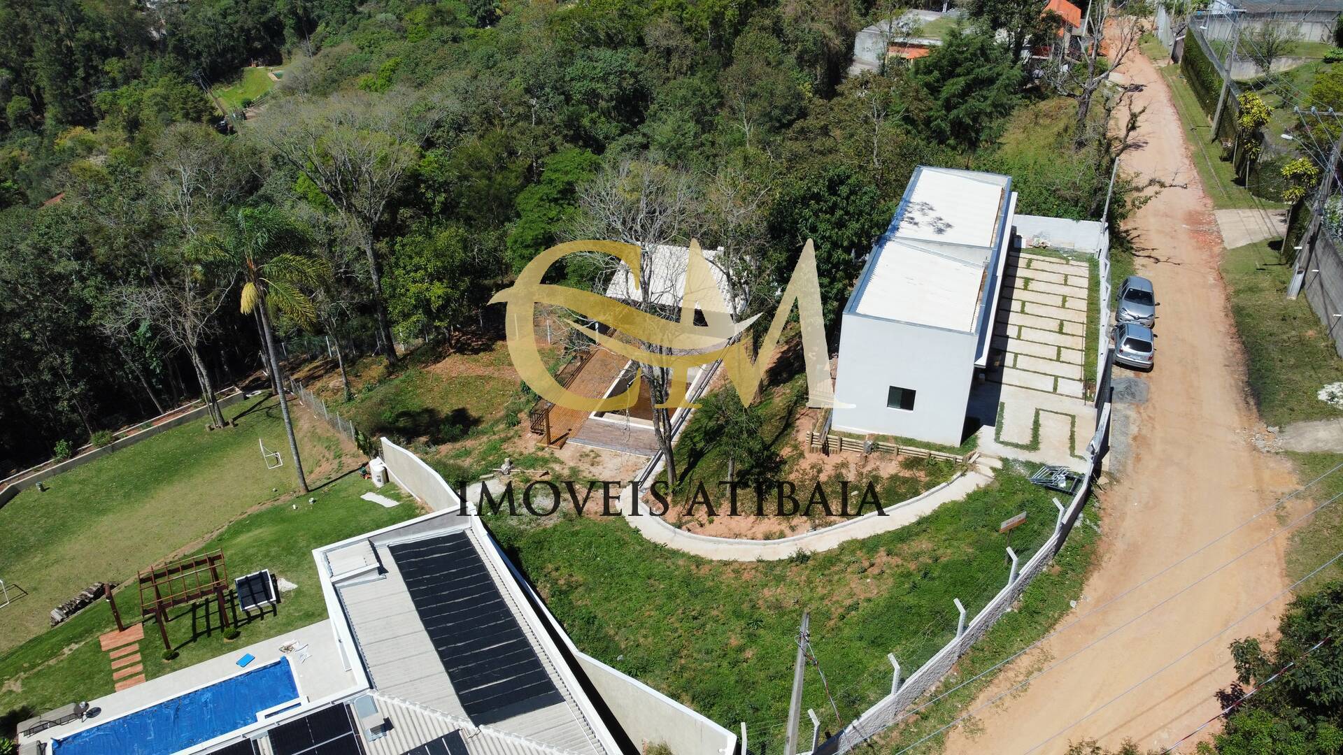 Casa à venda com 3 quartos, 800m² - Foto 2