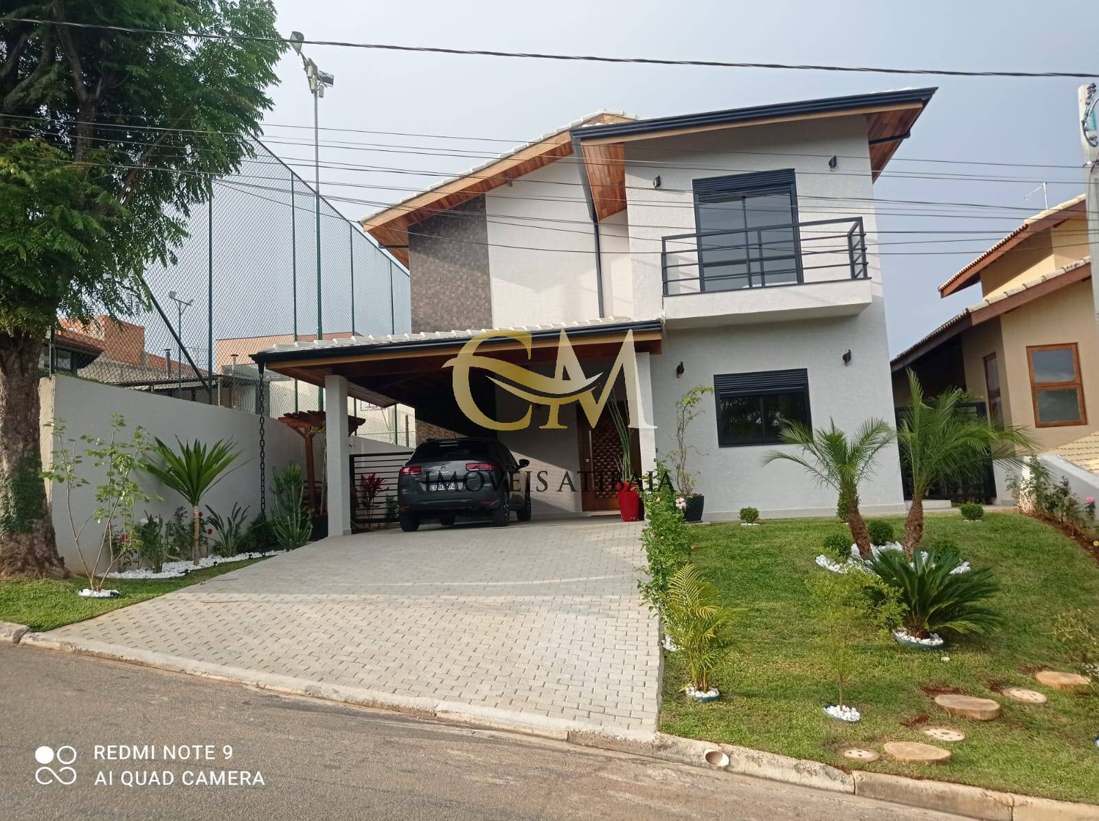 Casa de Condomínio à venda com 3 quartos, 250m² - Foto 1