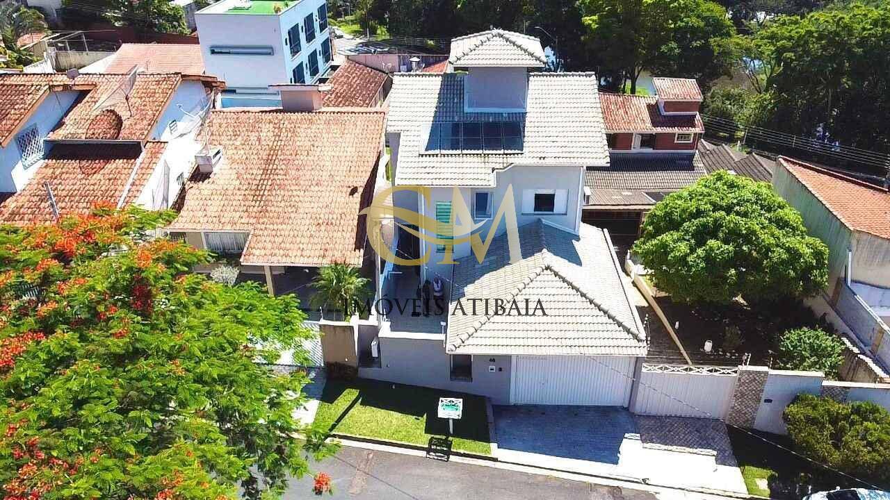 Casa à venda com 3 quartos, 300m² - Foto 1