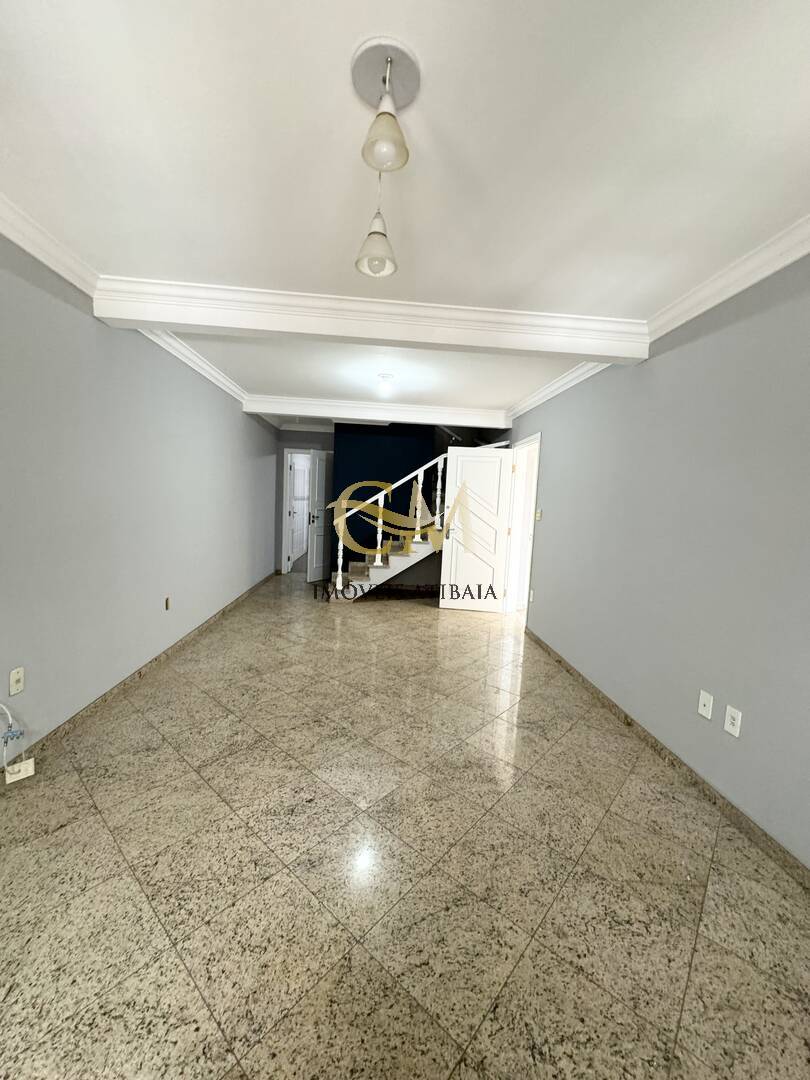 Casa à venda com 3 quartos, 225m² - Foto 11