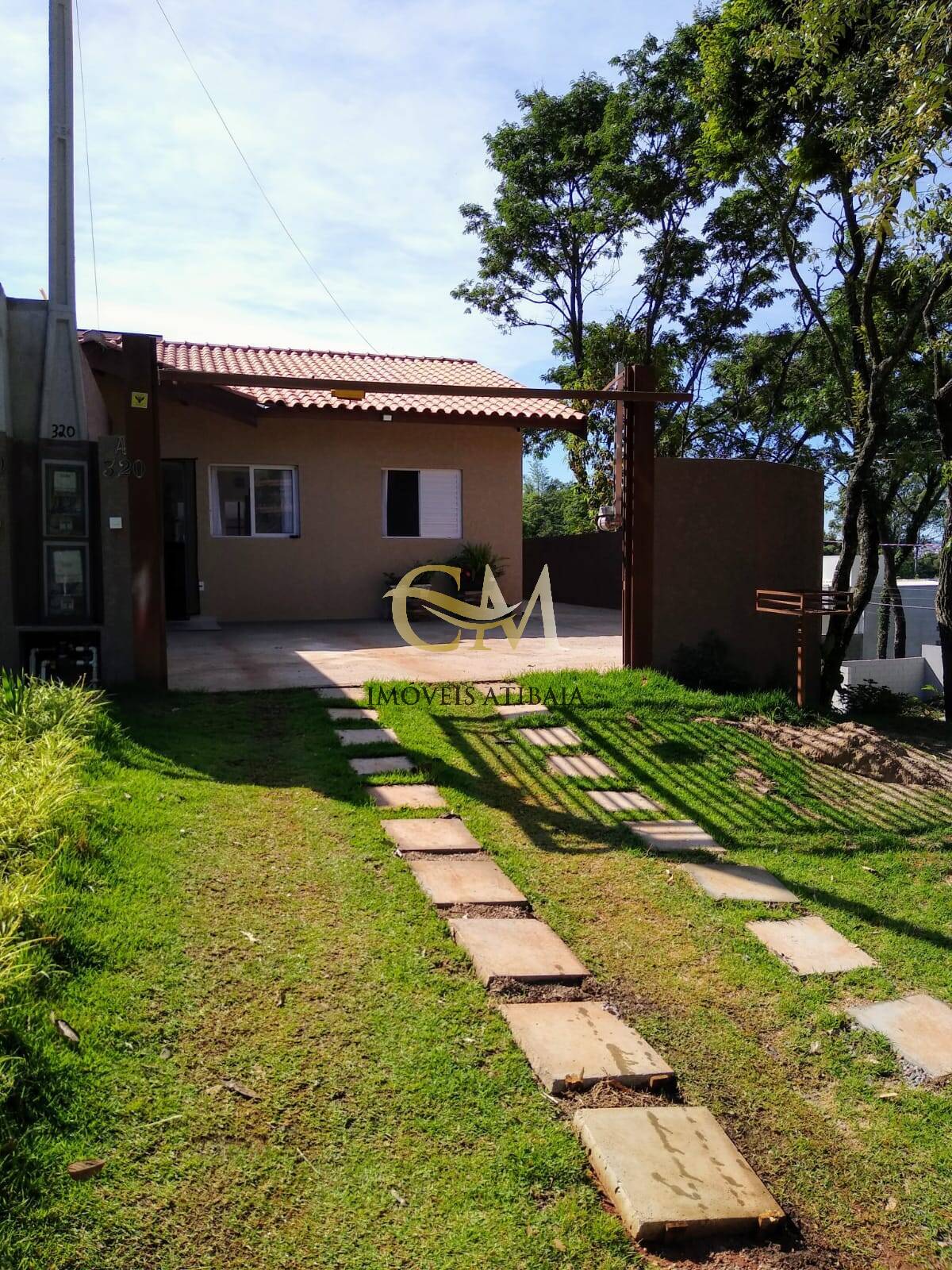 Casa à venda com 2 quartos, 56m² - Foto 1