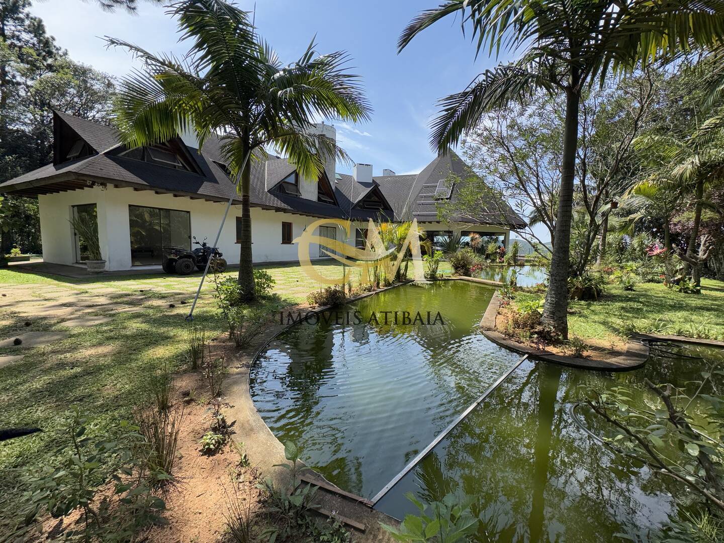 Fazenda à venda com 7 quartos, 1000m² - Foto 1