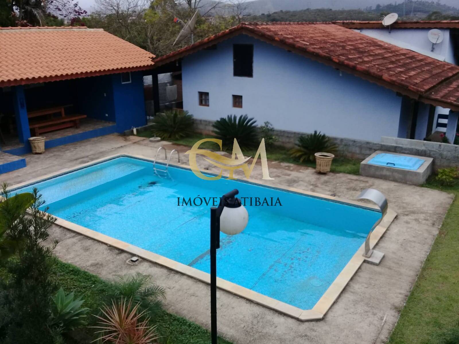 Casa à venda com 2 quartos, 250m² - Foto 1