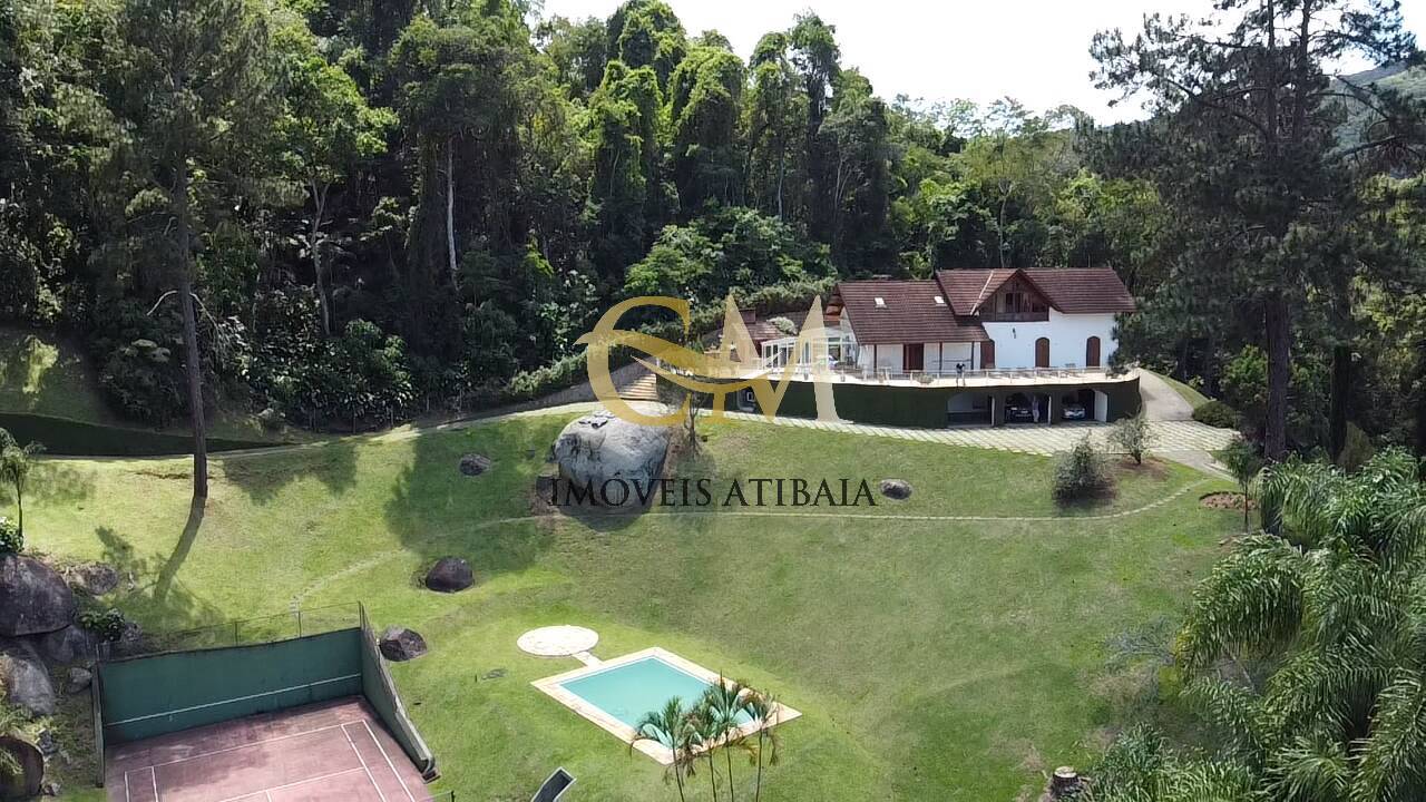 Fazenda à venda com 9 quartos, 1000m² - Foto 1