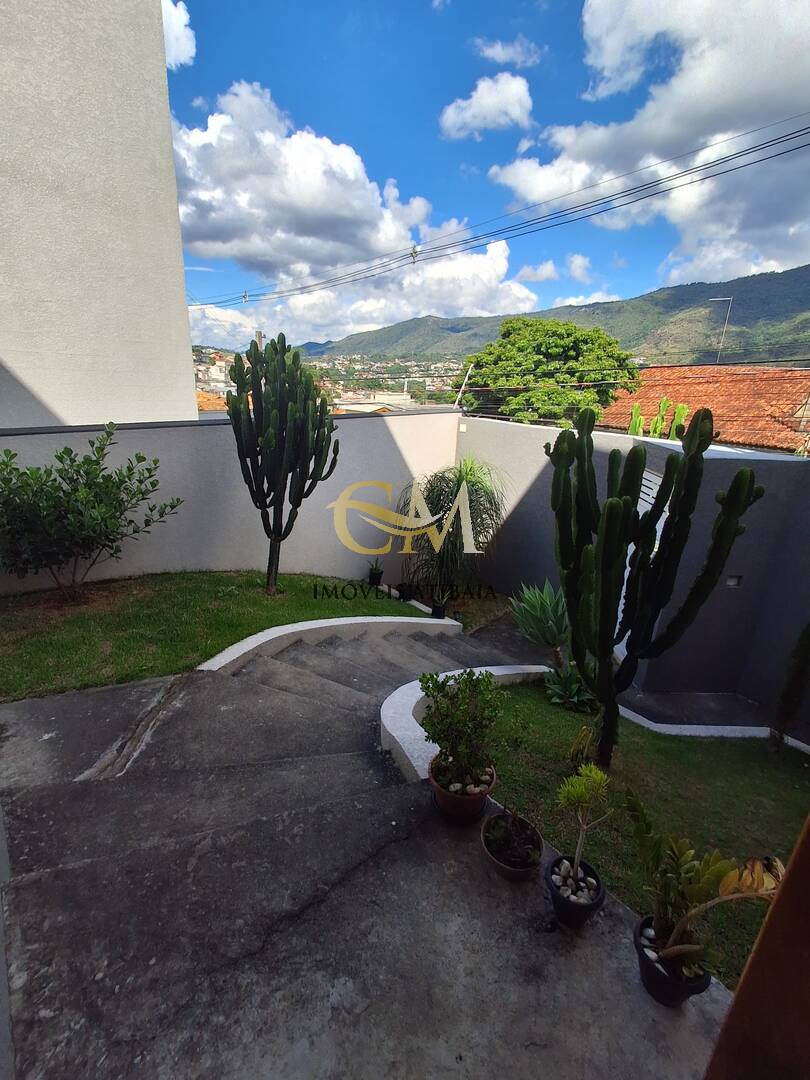 Casa à venda com 3 quartos, 296m² - Foto 9